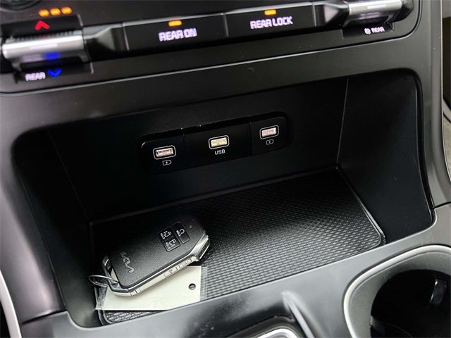 2024 Kia Carnival LX